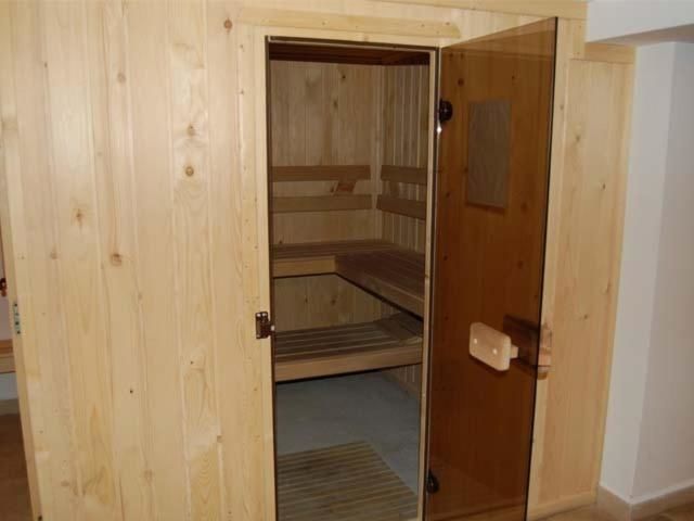 Отель Hotel Wolf 1 Бран-17